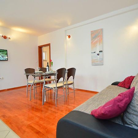 Apartment Ante-2 By Interhome Бродариця Екстер'єр фото